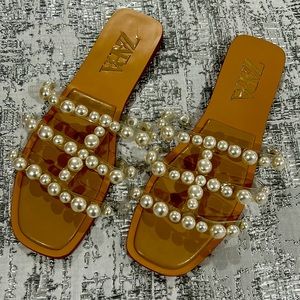 Brand new Zara size 40 pearl mule sandal slides